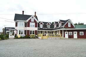 The Whitetail and Suites