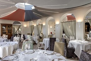 Augustus Hotel & Resort