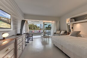 Augustus Hotel & Resort