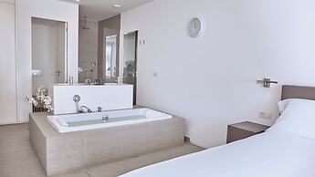 Hotel Baobab Suites