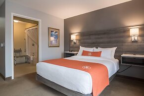 Amsterdam Inn & Suites, an Ascend Collection Hotel