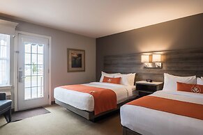 Amsterdam Inn & Suites, an Ascend Collection Hotel