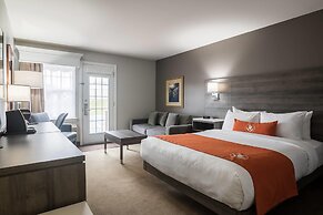 Amsterdam Inn & Suites, an Ascend Collection Hotel