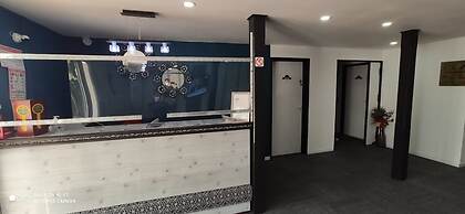 Glisy Hotel