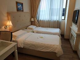 Jayleen 1918 Hotel