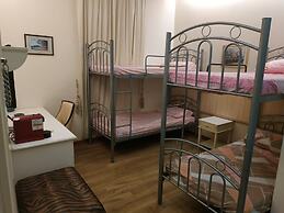 Jayleen 1918 Hotel