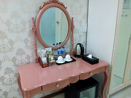Jayleen 1918 Hotel
