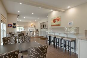 Amsterdam Inn & Suites Sussex