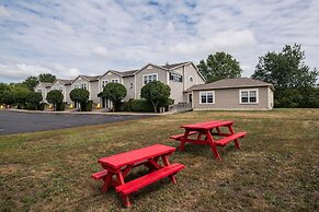 Amsterdam Inn & Suites Sussex