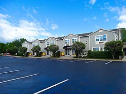 Amsterdam Inn & Suites Sussex