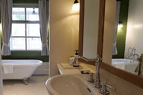 Thames Valley Khao Yai