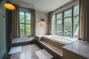 Thames Valley Khao Yai