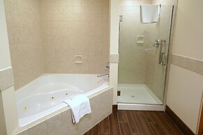 Heavenly Village Condos - Grand Residence