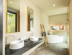 Sea Two Pool Villa Resort