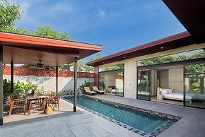 Sea Two Pool Villa Resort