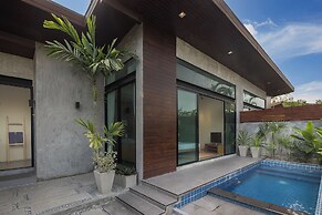 Sea Two Pool Villa Resort