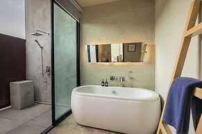 Sea Two Pool Villa Resort