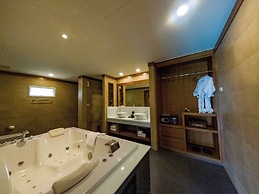 Villa Tantawan Resort And Spa