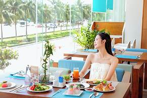 A La Carte Da Nang Beach