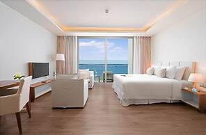 A La Carte Da Nang Beach