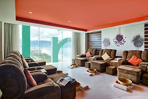 A La Carte Da Nang Beach