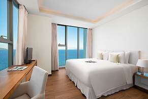 A La Carte Da Nang Beach