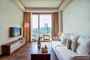 A La Carte Da Nang Beach
