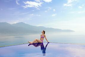 A La Carte Da Nang Beach
