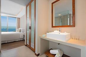 A La Carte Da Nang Beach