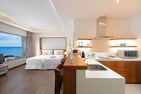 A La Carte Da Nang Beach