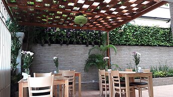 The Flora Boutique Hotel