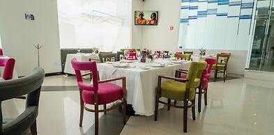 HS HOTSSON Hotel Querétaro