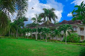 Coral Seas Beach Resort