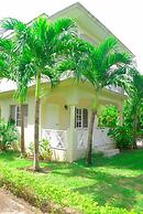 Coral Seas Beach Resort