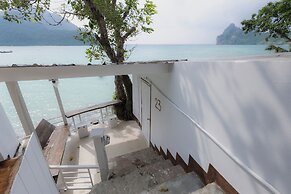 Phi Phi Cozy Seafront Resort