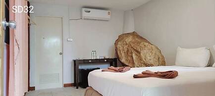 Phi Phi Cozy Seafront Resort