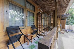 Phi Phi Cozy Seafront Resort