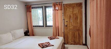 Phi Phi Cozy Seafront Resort