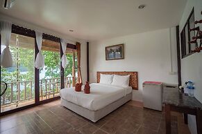 Phi Phi Cozy Seafront Resort