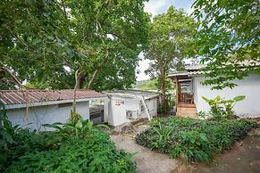 Phi Phi Cozy Seafront Resort