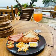 Phi Phi Cozy Seafront Resort