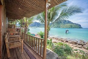 Phi Phi Cozy Seafront Resort