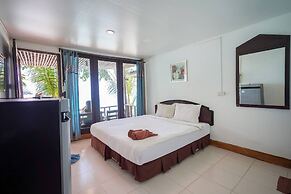 Phi Phi Cozy Seafront Resort