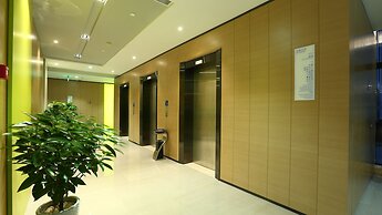 Holiday Inn Express Shanghai Gongkang by IHG