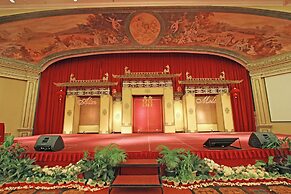 Harmoni One Convention Hotel & Service Apartments