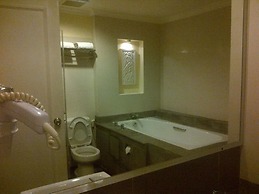 Harmoni One Convention Hotel & Service Apartments