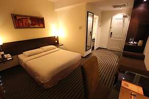 Harmoni One Convention Hotel & Service Apartments