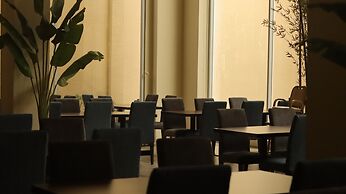 Harmoni One Convention Hotel & Service Apartments