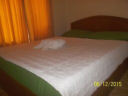 Black & White Bungalows