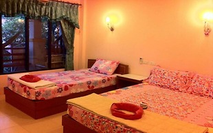 Black & White Bungalows